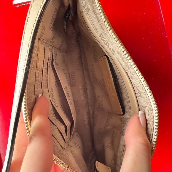 Authentic Michael Kors Shoulder bag! - Picture 4 of 5